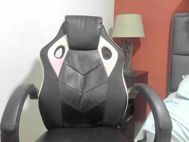 zoe-williams1 webcam
