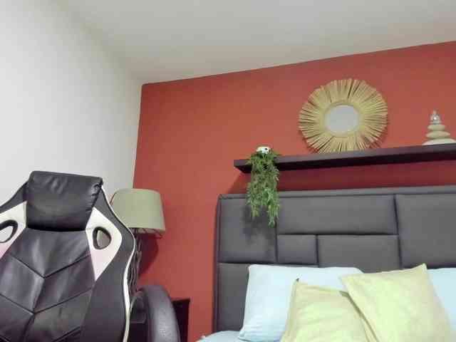 zoe-williams1 webcam