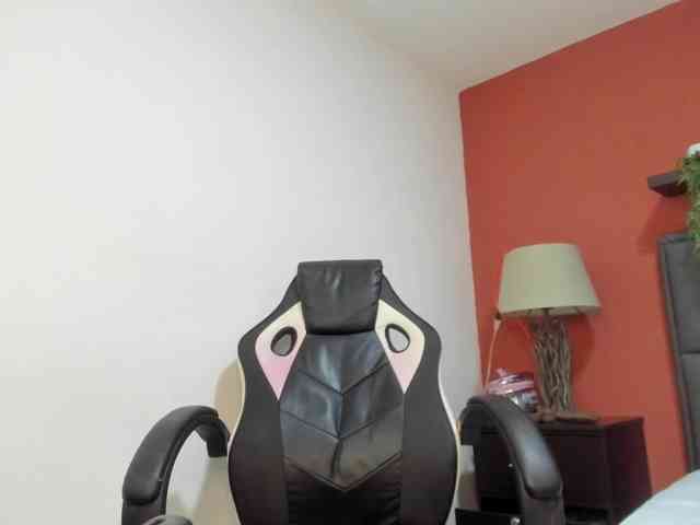 zoe-williams1 webcam
