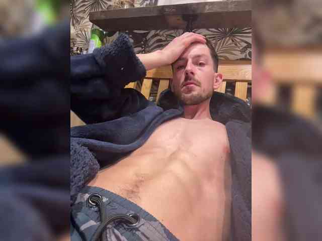 NakedBuilder Live Webcam on BongaCams