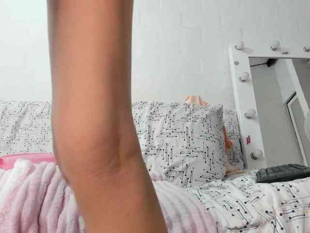 skinnyandcute webcam