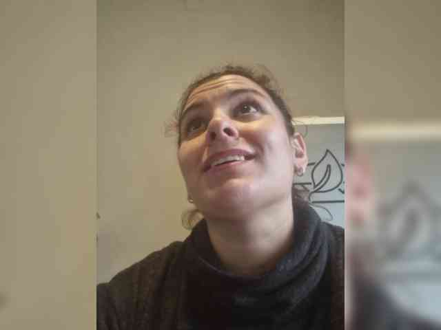 Avril--xoxo Live Webcam on BongaCams