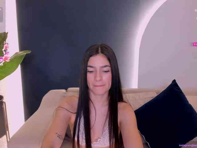 BellaClark webcam
