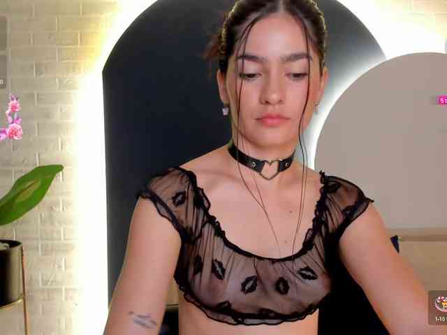 BellaClark webcam