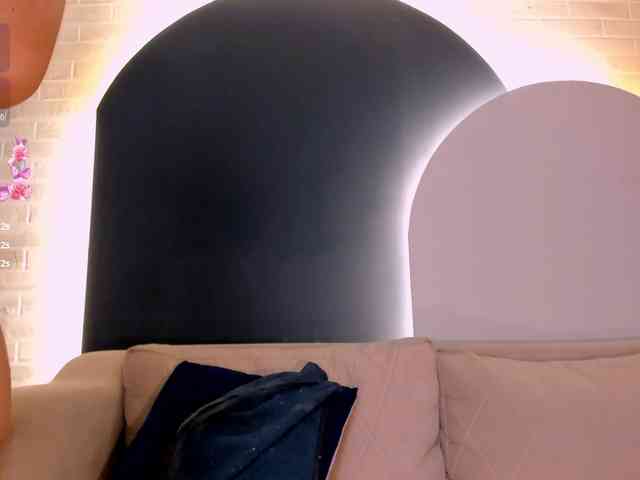 BellaClark webcam