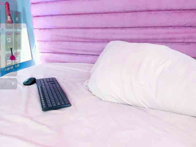 MadyMiller webcam