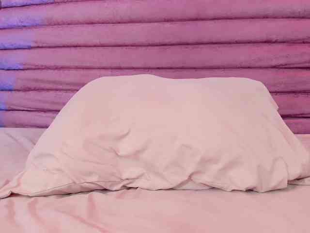 MadyMiller webcam