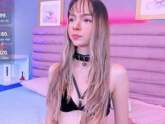 MadyMiller webcam