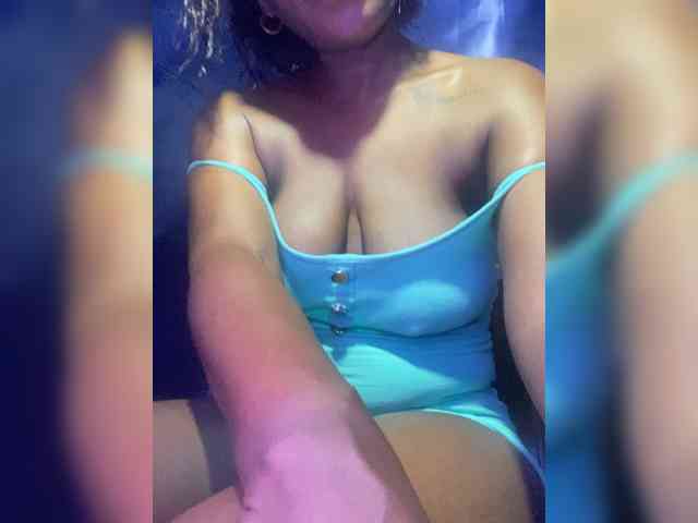 Emiliagarza webcam