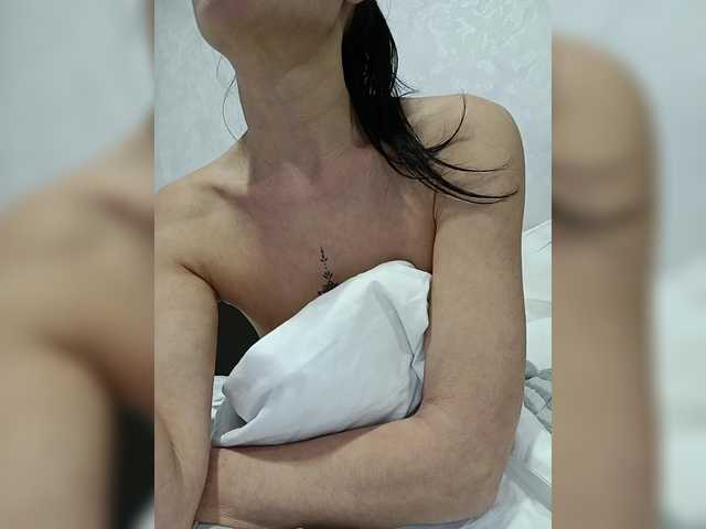 Natdance's BongaCams show and profile