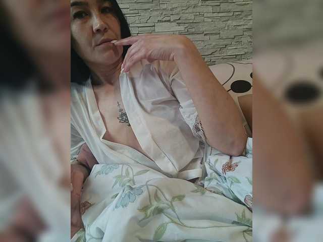 Natdance's BongaCams show and profile