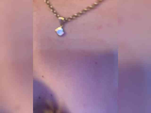 Milkkksheik-981 webcam