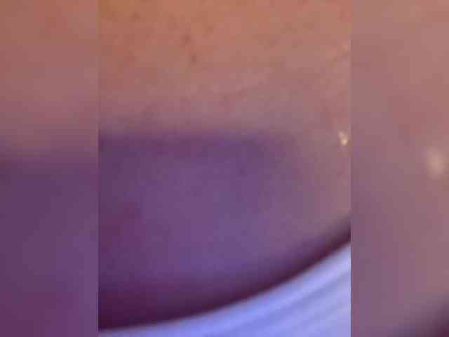 Milkkksheik-981 webcam