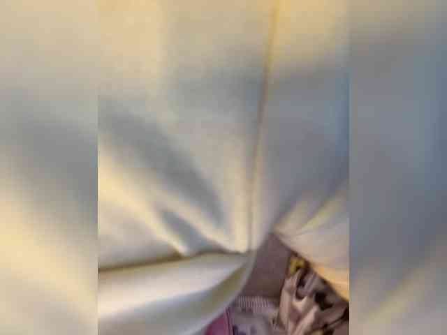 Milkkksheik-981 webcam