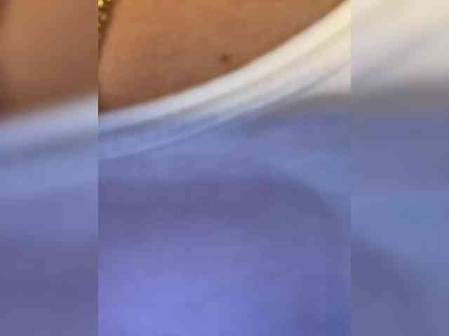 Milkkksheik-981 webcam