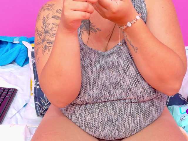 playfulcurvy webcam