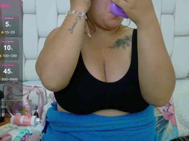 playfulcurvy webcam