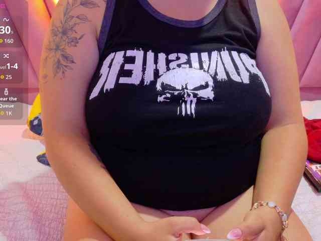playfulcurvy Live Webcam on BongaCams