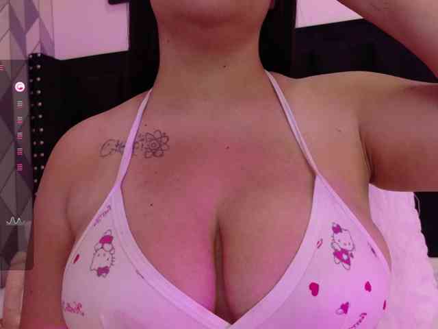 chat on live Playfulcurvy