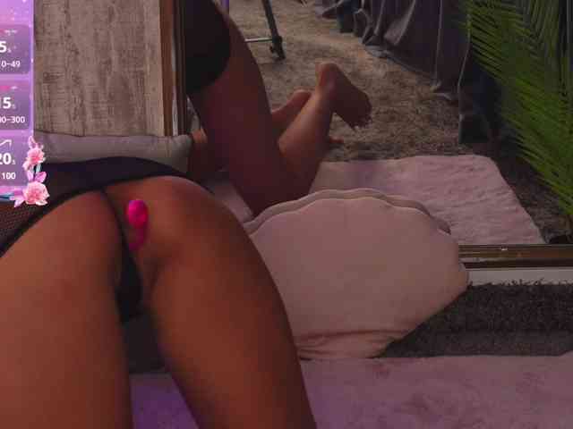 NoraCarter webcam