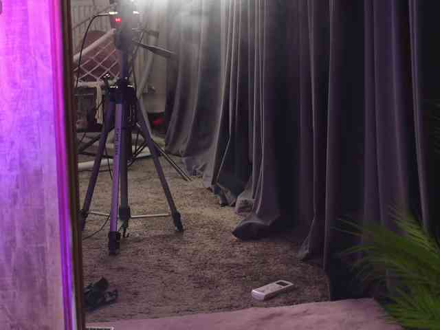 NoraCarter webcam