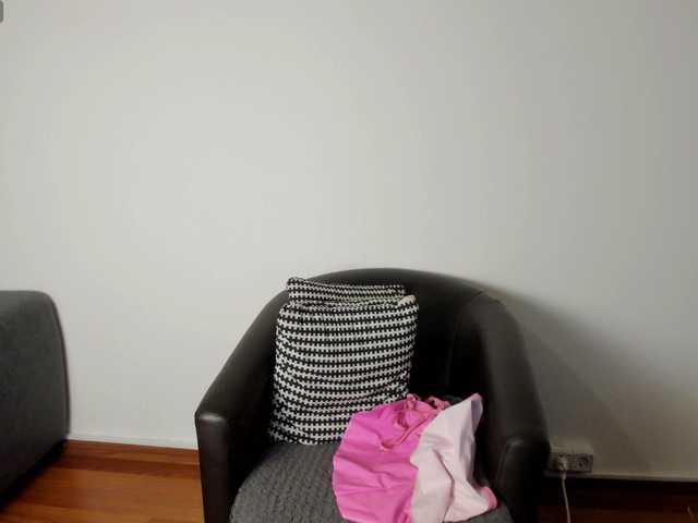 NicoleKateee's BongaCams show and profile