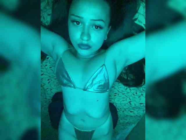 HotLilii webcam