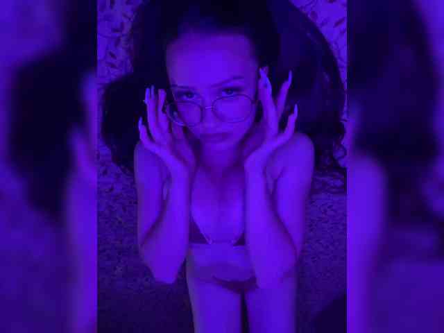HotLilii webcam