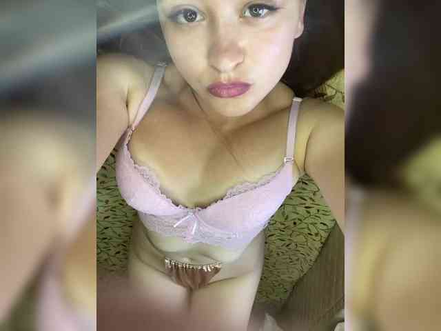 HotLilii webcam