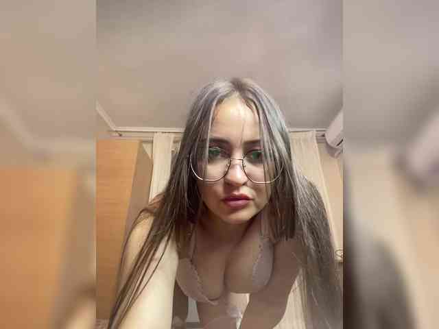 HotLilii webcam