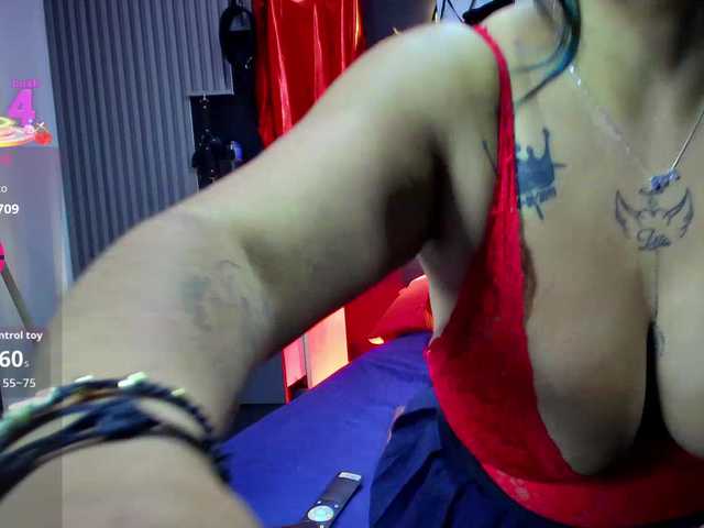 Sarah917's BongaCams show and profile