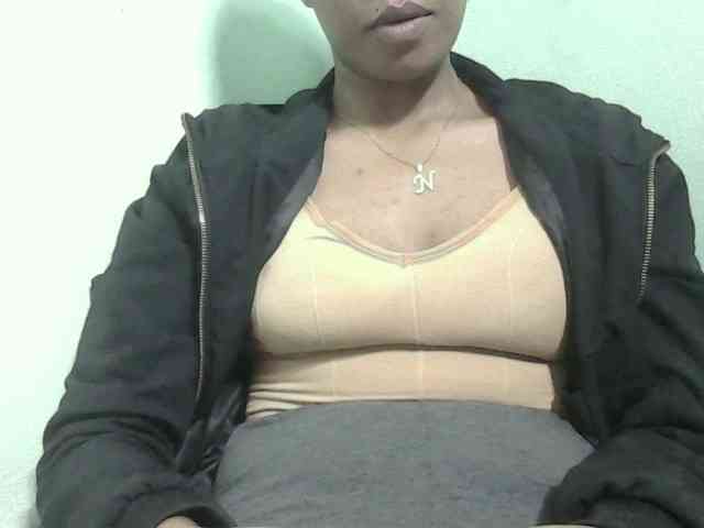 NOELA2 Live Webcam on BongaCams