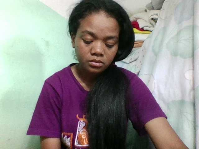 Berthine's BongaCams show and profile