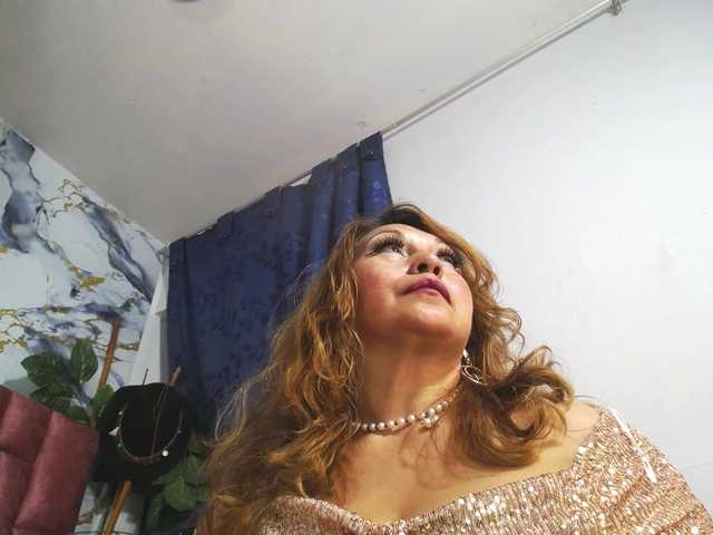 Kazsandra's BongaCams show and profile