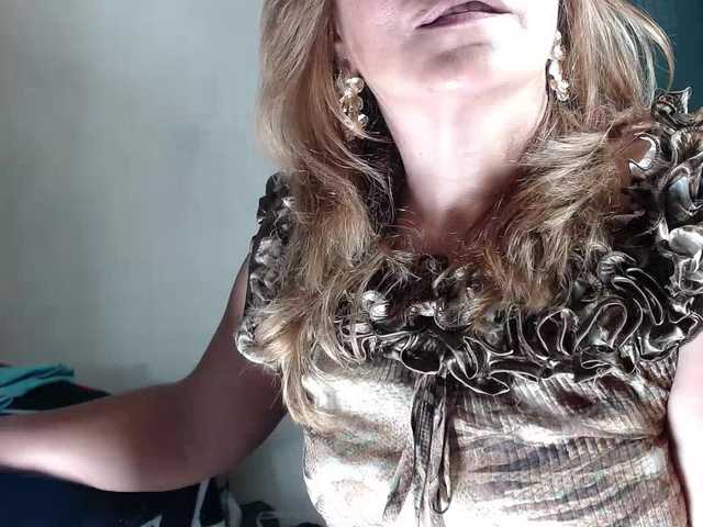 Kazsandra's BongaCams show and profile