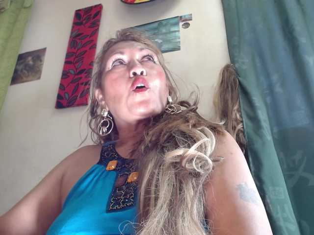 Kazsandra's BongaCams show and profile