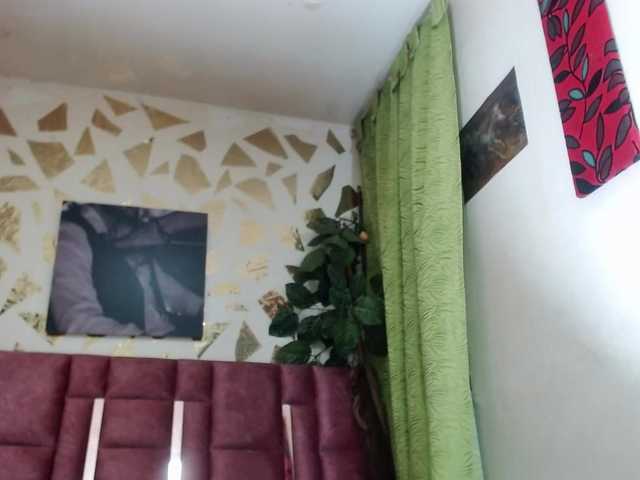 Kazsandra's BongaCams show and profile