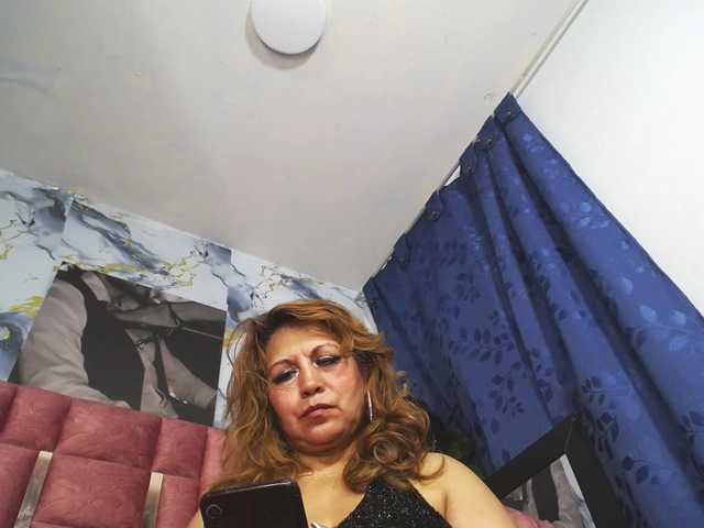 Kazsandra's BongaCams show and profile