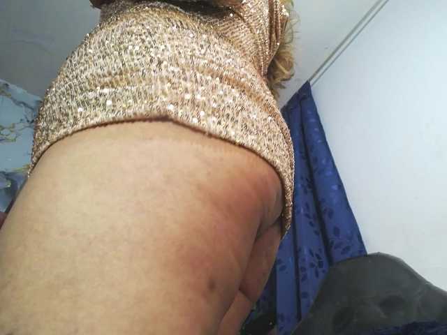 Kazsandra's BongaCams show and profile