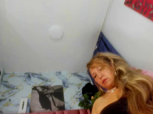 Kazsandra's BongaCams show and profile