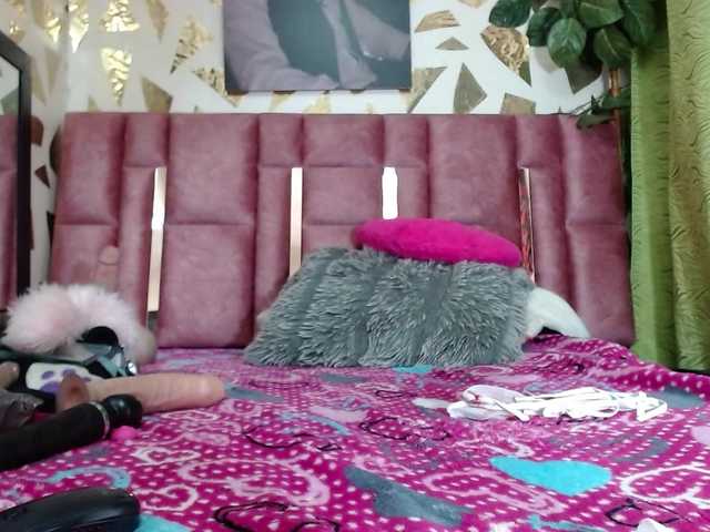 Kazsandra's BongaCams show and profile