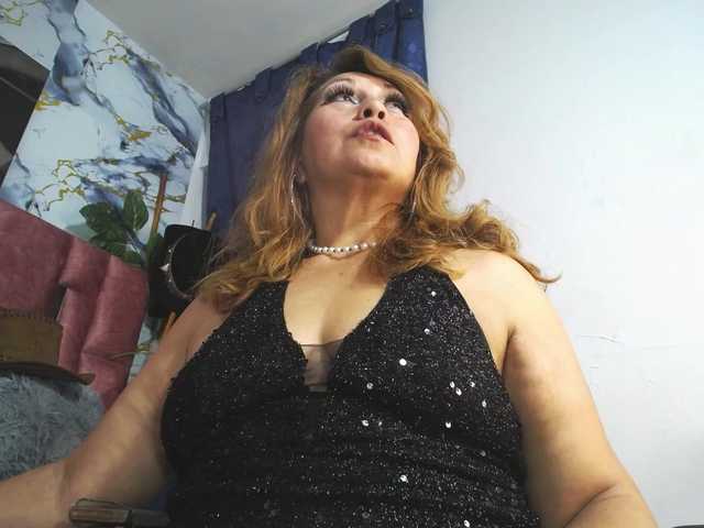 Kazsandra's BongaCams show and profile