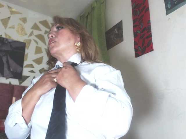 Kazsandra's BongaCams show and profile