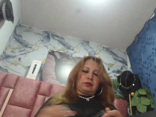 Kazsandra's BongaCams show and profile