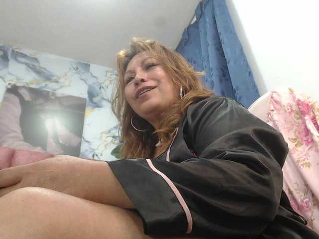 Kazsandra's BongaCams show and profile