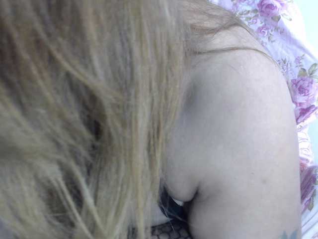 Kazsandra's BongaCams show and profile