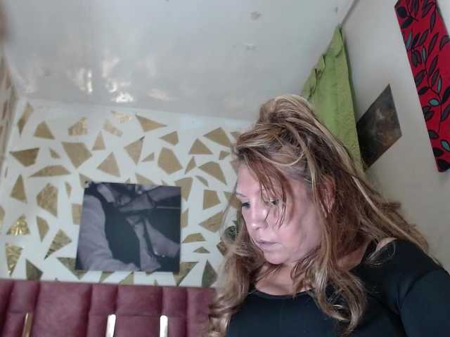 Kazsandra's BongaCams show and profile