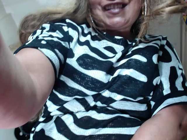 Kazsandra's BongaCams show and profile