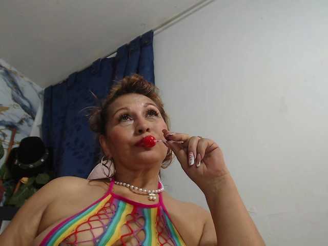 Kazsandra's BongaCams show and profile