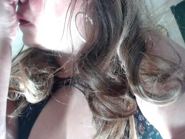 Kazsandra's BongaCams show and profile